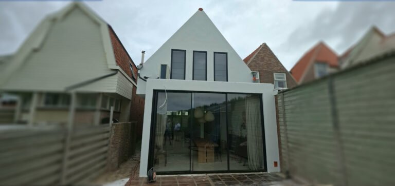 Crepi gevelafwerking van een nieuwe aanbouw in Middelburg (Zeeland)