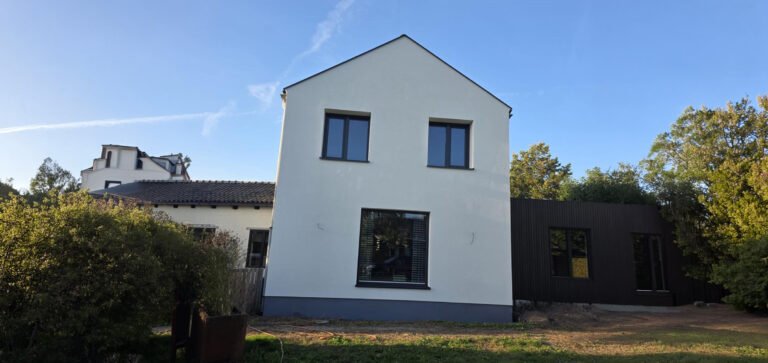 Crepi gevelrenovatie met 12 cm isolatie in Oudenbosch (Noord-Brabant)